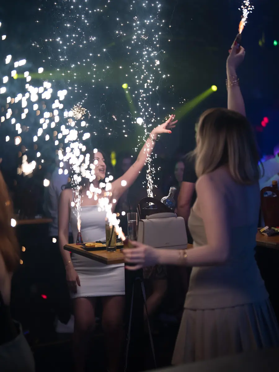 Lion Club gece atmosferinden kare 2